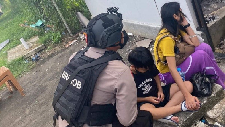 Bocah Ini Menangis Cari Ibundanya yang Tewas di Sorong : Mama ke Mana Aku di Papua