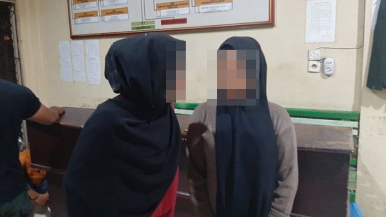 Diduga Mesum, 3 Pria Dan 2 Perempuan Berhijab Di Aceh Digerebek Warga