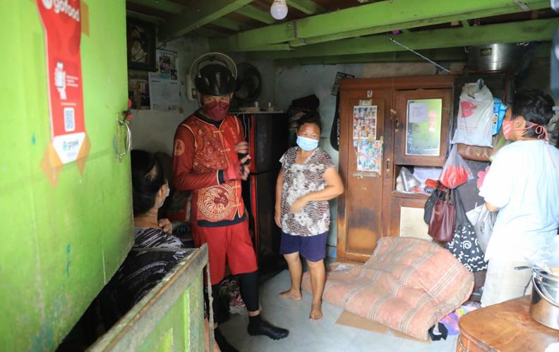 title Potret Harmonis di Gang Sempit Pecinan Semarang, Serumah 14 Orang 3 Agama Potret Harmonis di Gang Sempit Pecinan Semarang, Serumah 14 Orang 3 Agama