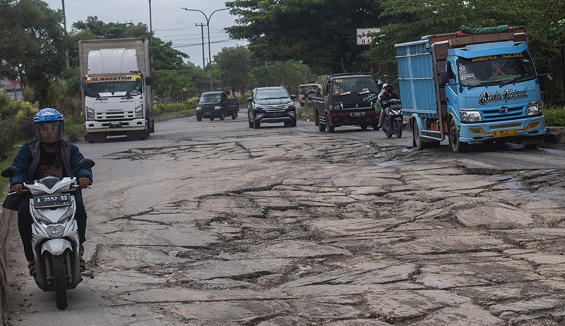 Penampakan Jalan Nasional Kota Cilegon Rusak dan Rawan Kecelakaan - Bagian 1