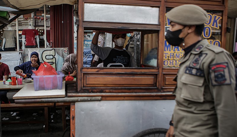 Timbulkan Kerumunan, Kawasan Kuliner Pasar Lama Kota Tangerang Ditutup - Bagian 3
