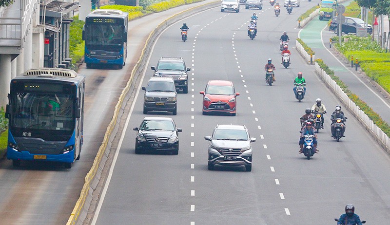 Ratusan Ribu Kendaraan Tinggalkan Jabotabek - Bagian 3