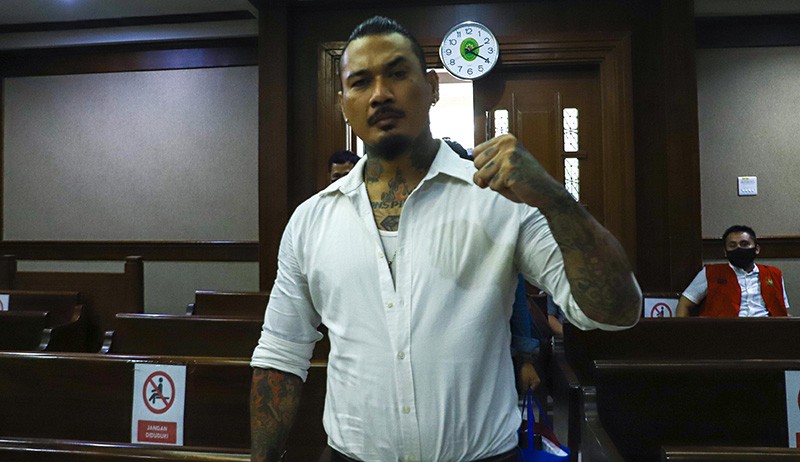 Ekspresi Jerinx Mendengar Kabar Sang Rival Adam Deni Ditangkap Polisi - Bagian 2