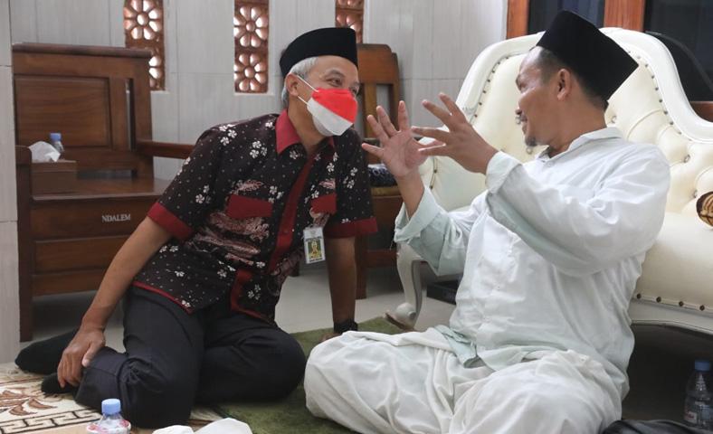 title Dikunjungi Ganjar, Gus Baha: Wah Aku Ketekan Mantu Kiai Iki Dikunjungi Ganjar, Gus Baha: Wah Aku Ketekan Mantu Kiai Iki
