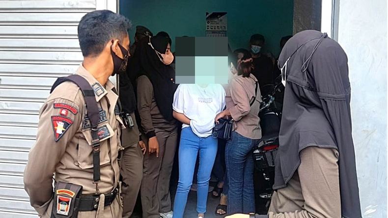 Satpol PP Razia Kosan di Padang, 29 Orang Tanpa Surat Nikah Diamankan