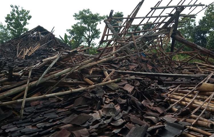 Hujan dan Angin Kencang Robohkan Kandang Ayam, Kerugian Capai Rp200 Juta