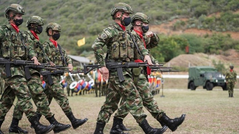 Tentara Gerebek Markas Geng Kriminal, 15 Penjahat Tewas