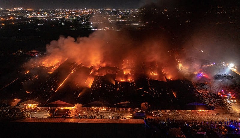 Foto-Foto Pasar Johar Semarang Kebakaran - Bagian 2