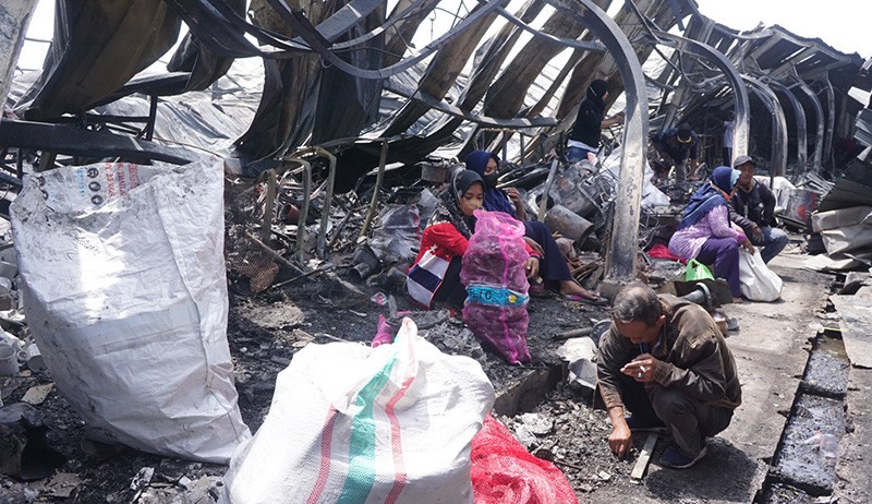 Penampakan Sisa-Sisa Kebakaran Pasar Johar Semarang - Bagian 3