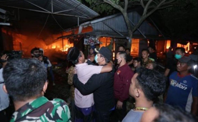 Minta Bantuan Ganjar, Hendi Pastikan Pedagang Pasar Johar Bisa Jualan Lagi