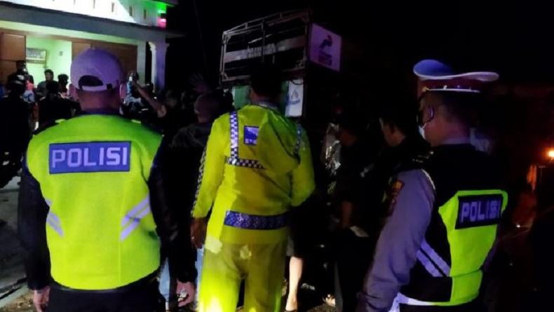 Kecelakaan Maut Mobil Melaju Kencang Tabrak Batu dan Truk di Humbahas, 6 Tewas di TKP