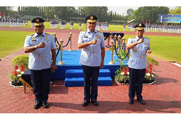 title KSAU Lantik Marsda TNI Eko Dono Indarto Jadi Gubernur AAU Baru KSAU Lantik Marsda TNI Eko Dono Indarto Jadi Gubernur AAU Baru