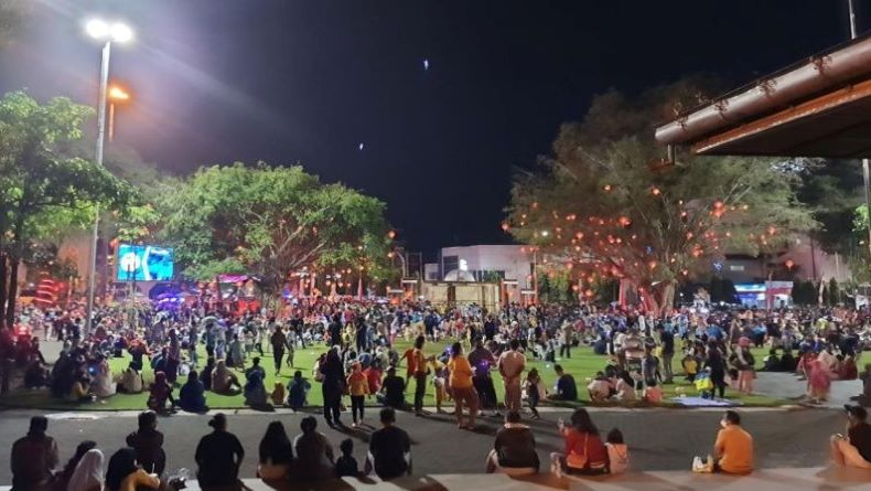 title Gibran Evaluasi Keberadaan Lampion Imlek di Kawasan pasar Gede Gibran Evaluasi Keberadaan Lampion Imlek di Kawasan pasar Gede