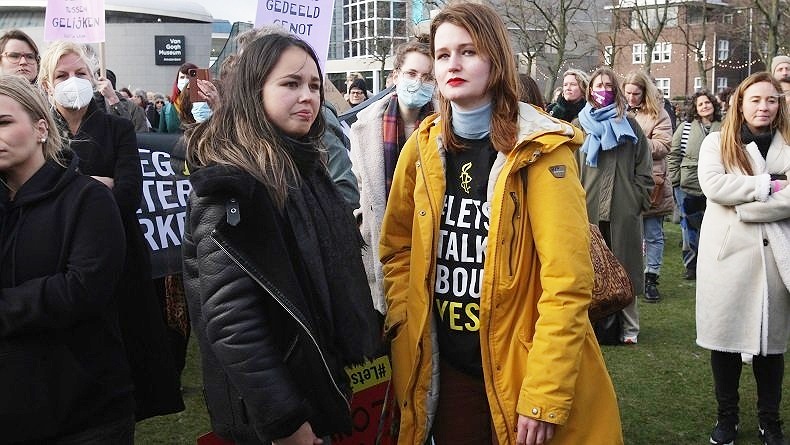 title 67 Persen Perempuan Muda di Belanda Jadi Korban Pelecehan Seksual Jalanan 67 Persen Perempuan Muda di Belanda Jadi Korban Pelecehan Seksual Jalanan