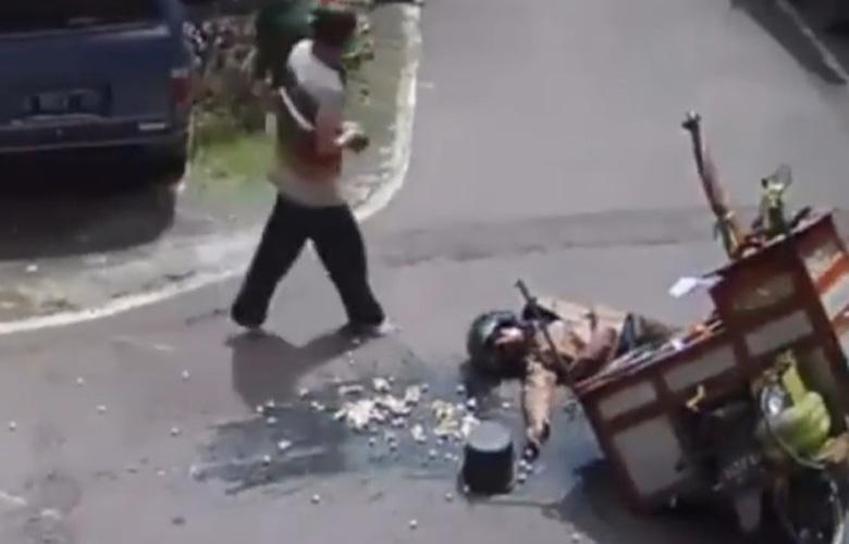 Viral Pedagang Bakso di Salatiga Diduga Pura-pura Pingsan agar Dikasihani Warga