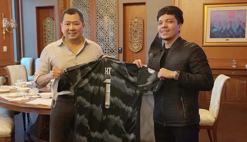 Momen Atta Halilintar Berikan Kostum Futsal Pendekar United kepada Hary Tanoesoedibjo - Bagian 2
