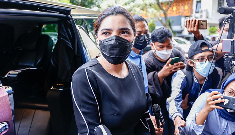 Kasus Pencemaran Nama Baik, Ashanty Datangi Polda Metro Jaya - Bagian 3