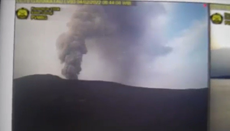 Gunung Anak Krakatau Erupsi, Ketinggian Kolom Abu hingga 357 Mdpl