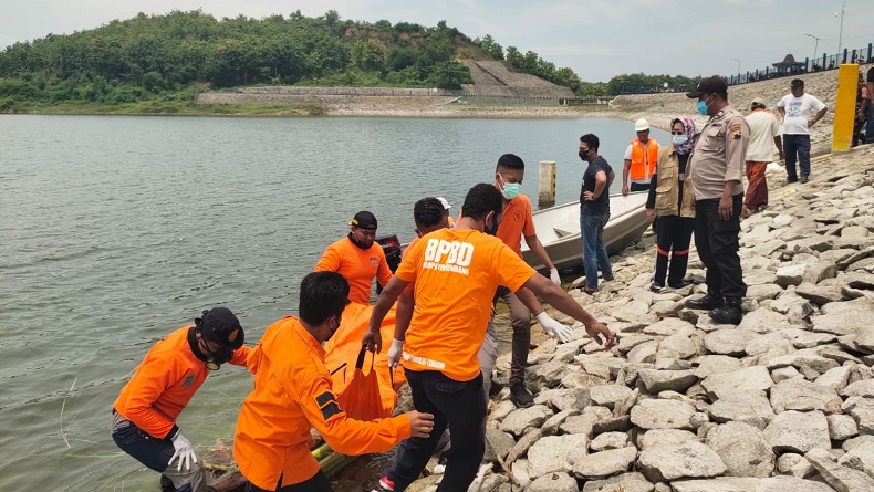 title Rembang Gempar, Sesosok Mayat Mengapung di Embung Lodan Rembang Gempar, Sesosok Mayat Mengapung di Embung Lodan