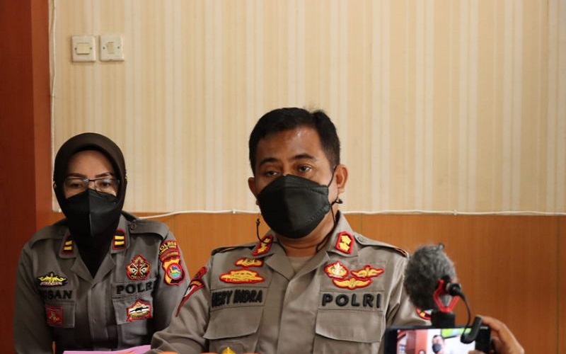 Dukung Gelaran MotoGP,  Anggota Polres Lombok Tengah Latihan Bahasa Inggris 