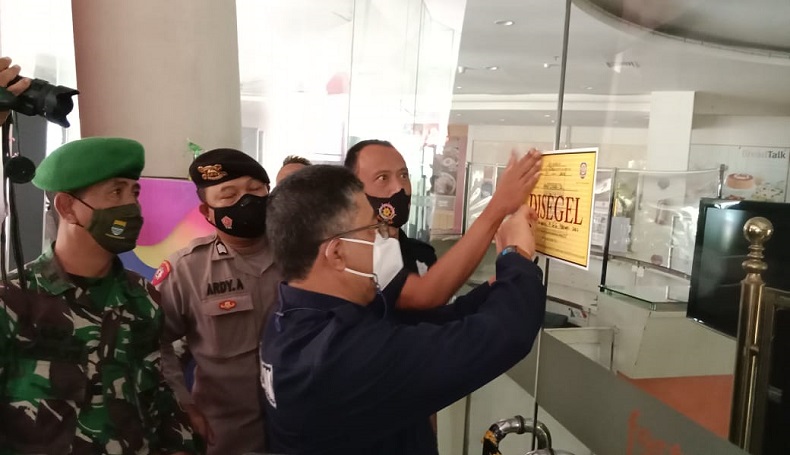  Imbas Kerumunan, Satpol PP Segel Mal Festival Citylink Bandung