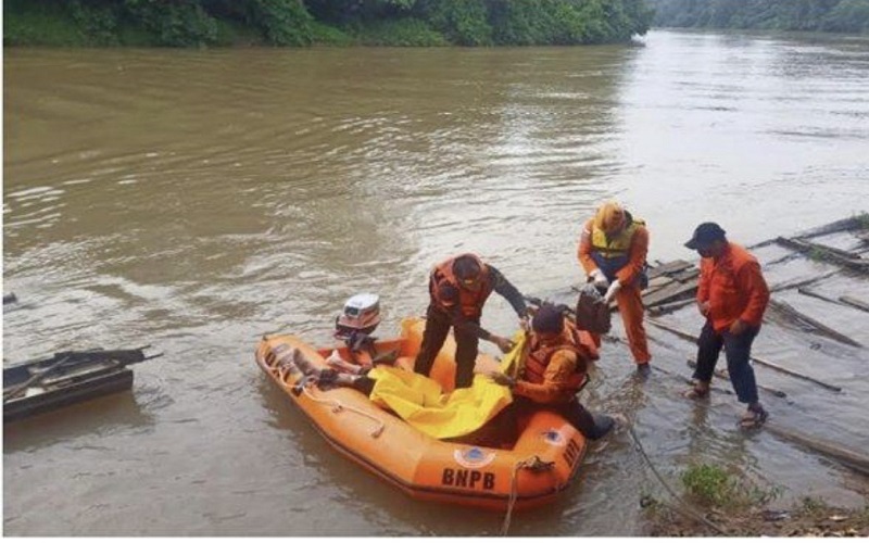 Cari Ikan saat Cuaca Buruk, Warga Musi Rawas Tewas Disambar Petir 