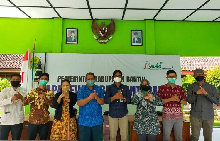 title Prodi Informatika Unriyo Dukung Pemasaran Produk UMKM di Bantul secara Online Prodi Informatika Unriyo Dukung Pemasaran Produk UMKM di Bantul secara Online