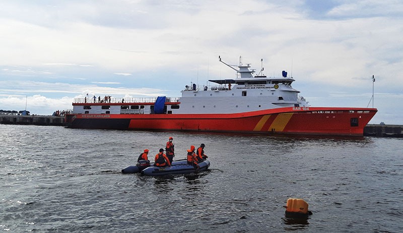 Tim SAR Terus Mencari Korban Tenggelam di Pantai Benteng Panyua - Bagian 3