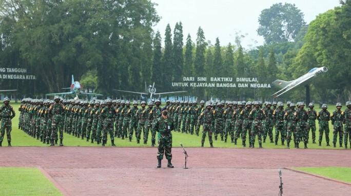 Tradisi Dentuman TNT Tandai Penerimaan 140 Kopral Karbol AAU