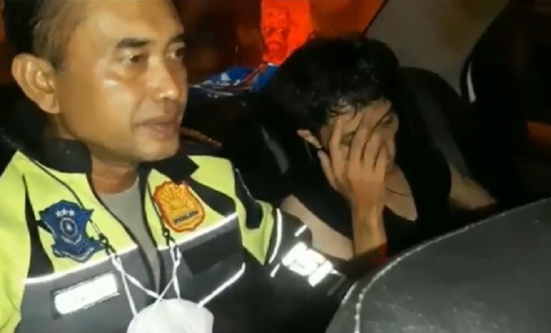 Diteriaki Maling, Pemuda Singkawang Babak Belur Dihajar Warga saat Bobol Warung