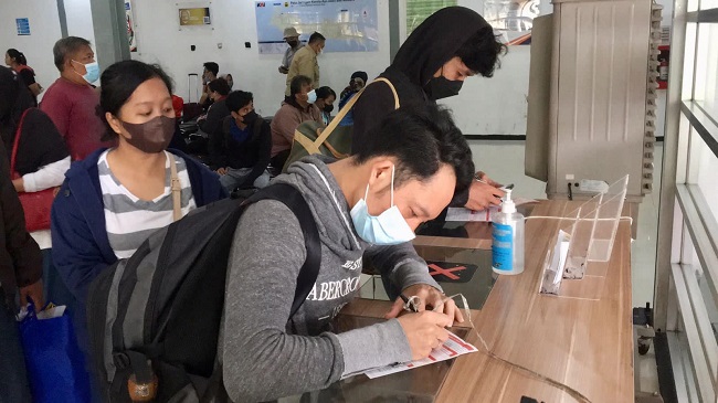 Tiket Kereta Api Ludes Terjual, 10.485 Penumpang Berangkat dari Stasiun Bandung