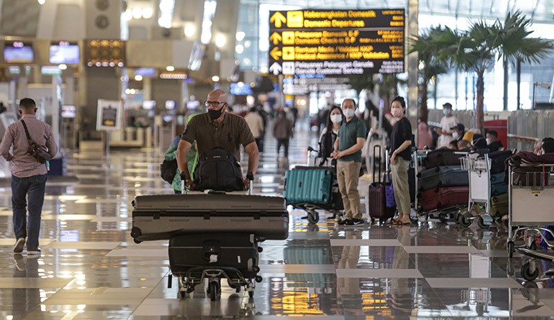 Pemerintah Buka Pintu bagi Wisatawan Luar Negeri Masuk Indonesia - Bagian 1