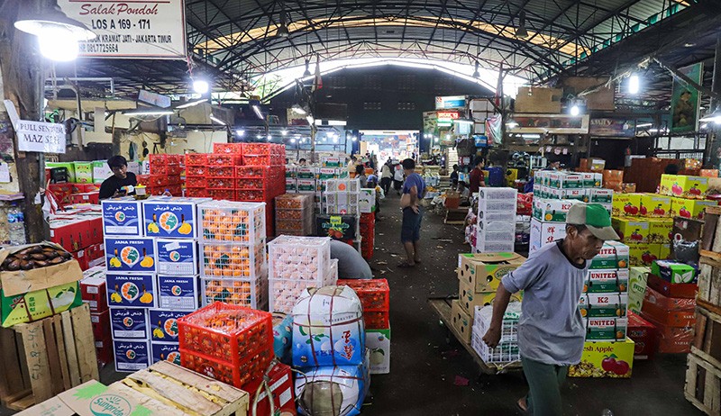 Kasus Covid-19 Melonjak, Stok Bahan Pokok di Pasar Induk Kramat Jati Aman - Bagian 2