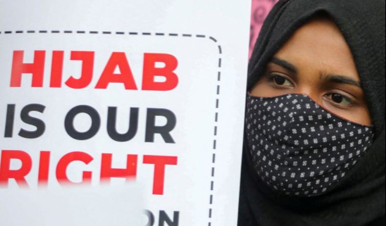  Siswi Dilarang Memakai Jilbab di Sekolah, Pelajar Protes Turun ke Jalan
