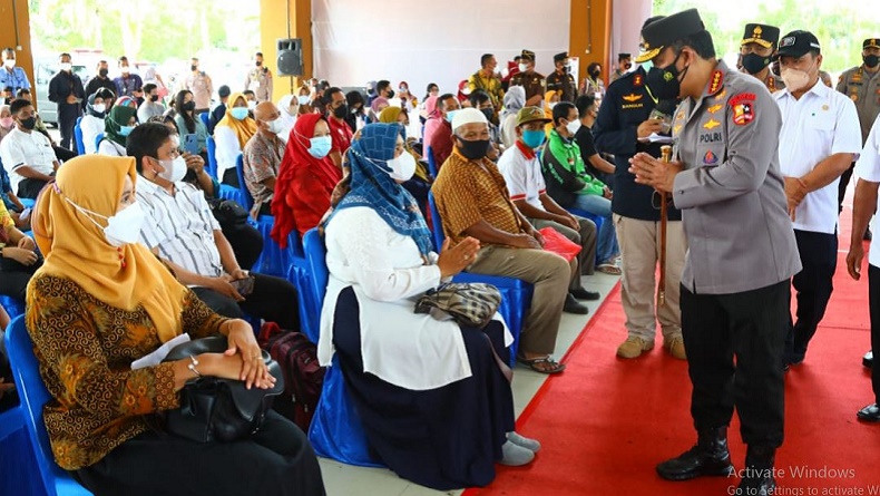 Kapolri Tinjau Vaksinasi dan Isoter di Babel, Minta Forkopimda Cegah Lonjakan Covid-19