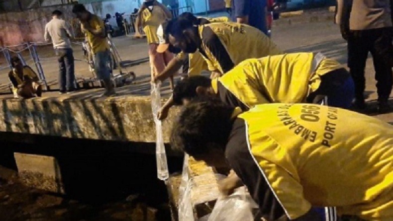 Razia di Kapal Motor Sabuk Nusantara 87, Ratusan Liter Miras Jenis Sopi Disita