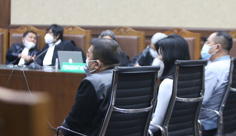 Kasus Korupsi Lahan DP Rp0, Tiga Petinggi Adonara Dituntut 5,5 - 7 Tahun Penjara - Bagian 2