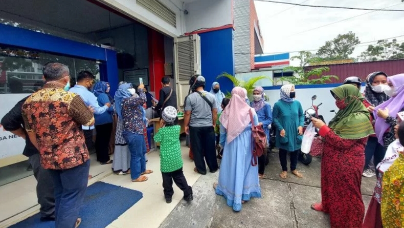 Anaknya Tak Boleh Berangkat Sekolah, Orang Tua Siswa di Padang Ngadu ke Ombudsman