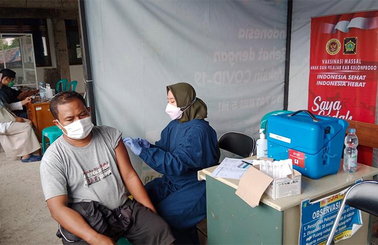 title BINDA DIY Gelar Vaksinasi Covid-19 Menyasar Pekerja di Bandara YIA BINDA DIY Gelar Vaksinasi Covid-19 Menyasar Pekerja di Bandara YIA