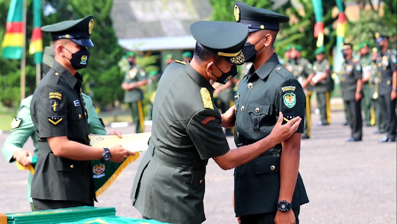 268 Siswa Dilantik Jadi Prajurit TNI AD, Kasdam Siliwangi: Kalian Harus Peduli dan Bantu Rakyat