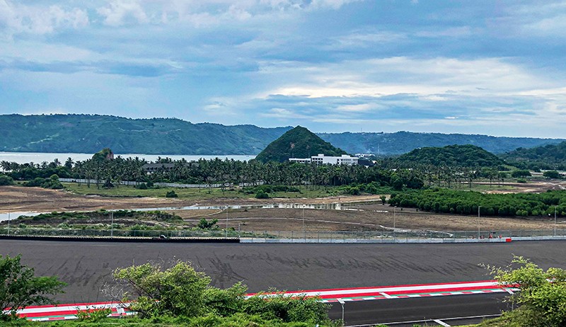Indahnya Pemandangan Sirkuit Mandalika dari Bukit 360 - Bagian 3