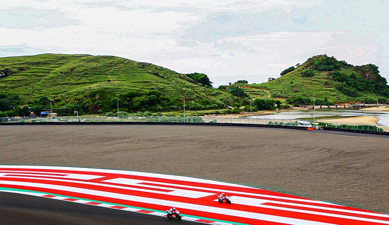 Indahnya Pemandangan Sirkuit Mandalika dari Bukit 360 - Bagian 1