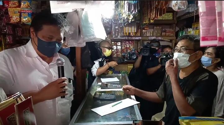 Tinjau Pasar di Lampung, Menko Airlanggaa Dapat Keluhan Soal Pasokan Minyak Goreng