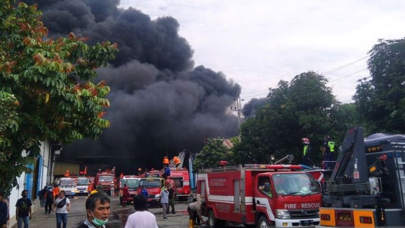 Kebakaran Pabrik Plastik di Pati, Tidak Ada Laporan Korban Jiwa  