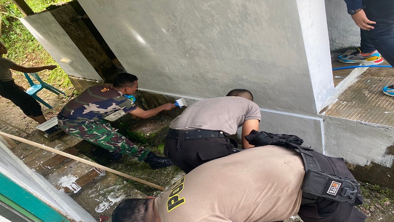 title Personel TNI-Polri Gelar Bakti Sosial di Desa Wadas Purworejo Personel TNI-Polri Gelar Bakti Sosial di Desa Wadas Purworejo