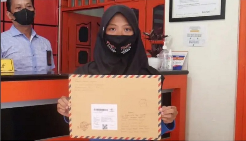 Siswi SMP di Gresik Surati Presiden Jokowi gegara Sampah Plastik Impor, Ini Isinya 