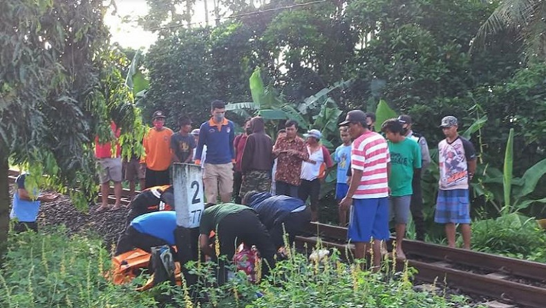 Kurang Hati-Hati Lintasi Rel, Ibu Muda dan Balita Tewas Tertabrak Kereta di Malang