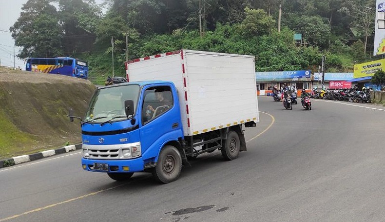 Urai Kemacetan Libur Akhir Pekan, Jalur Cianjur-Puncak Diberlakukan Satu Arah