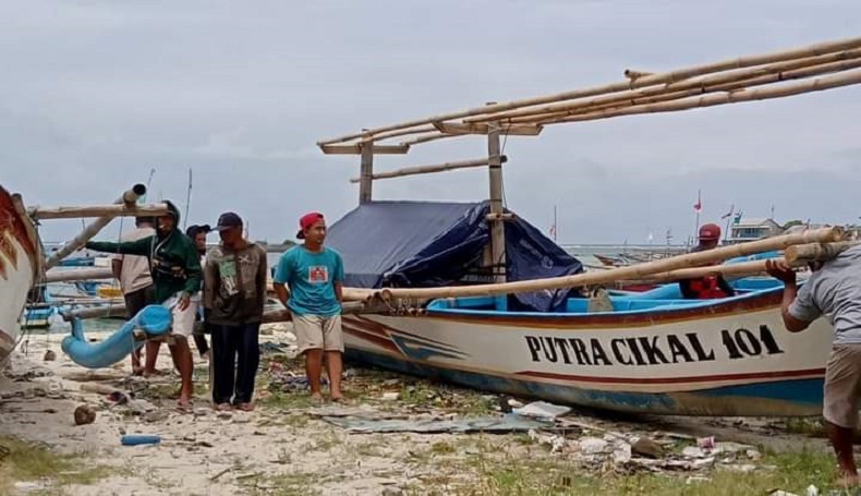 Cuaca Buruk, Kapal Nelayan asal Sukabumi Hilang di Pantai Selatan Cianjur