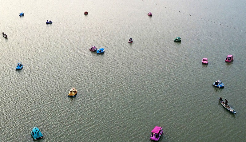 Naik Perahu di Danau Sipin, Ikon Baru Wisata Air Kota Jambi - Bagian 2